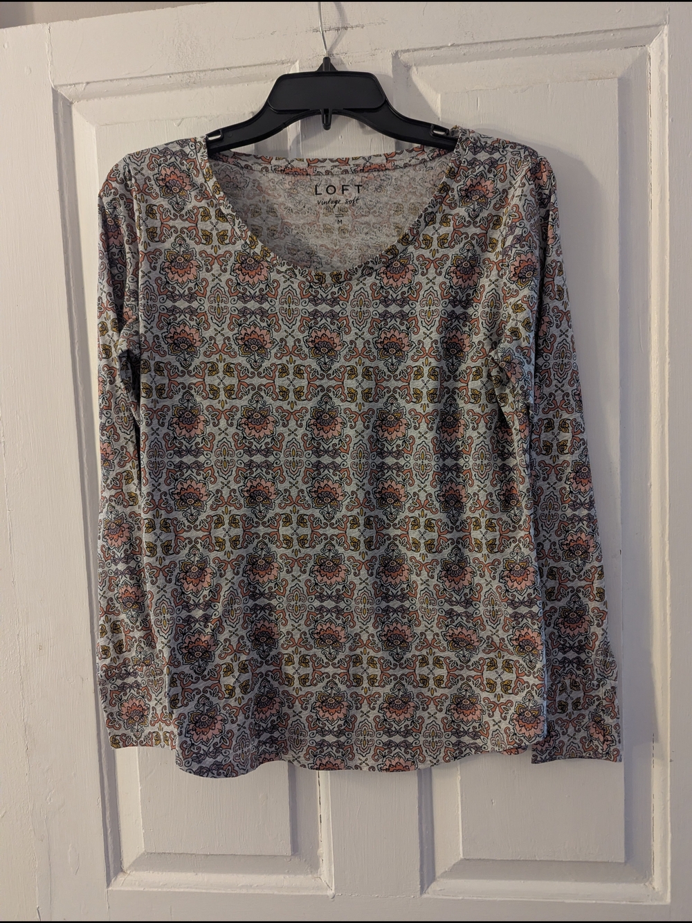 LOFT Women's Long-Sleeve V-Neck Patterned Top - Cream Multi
